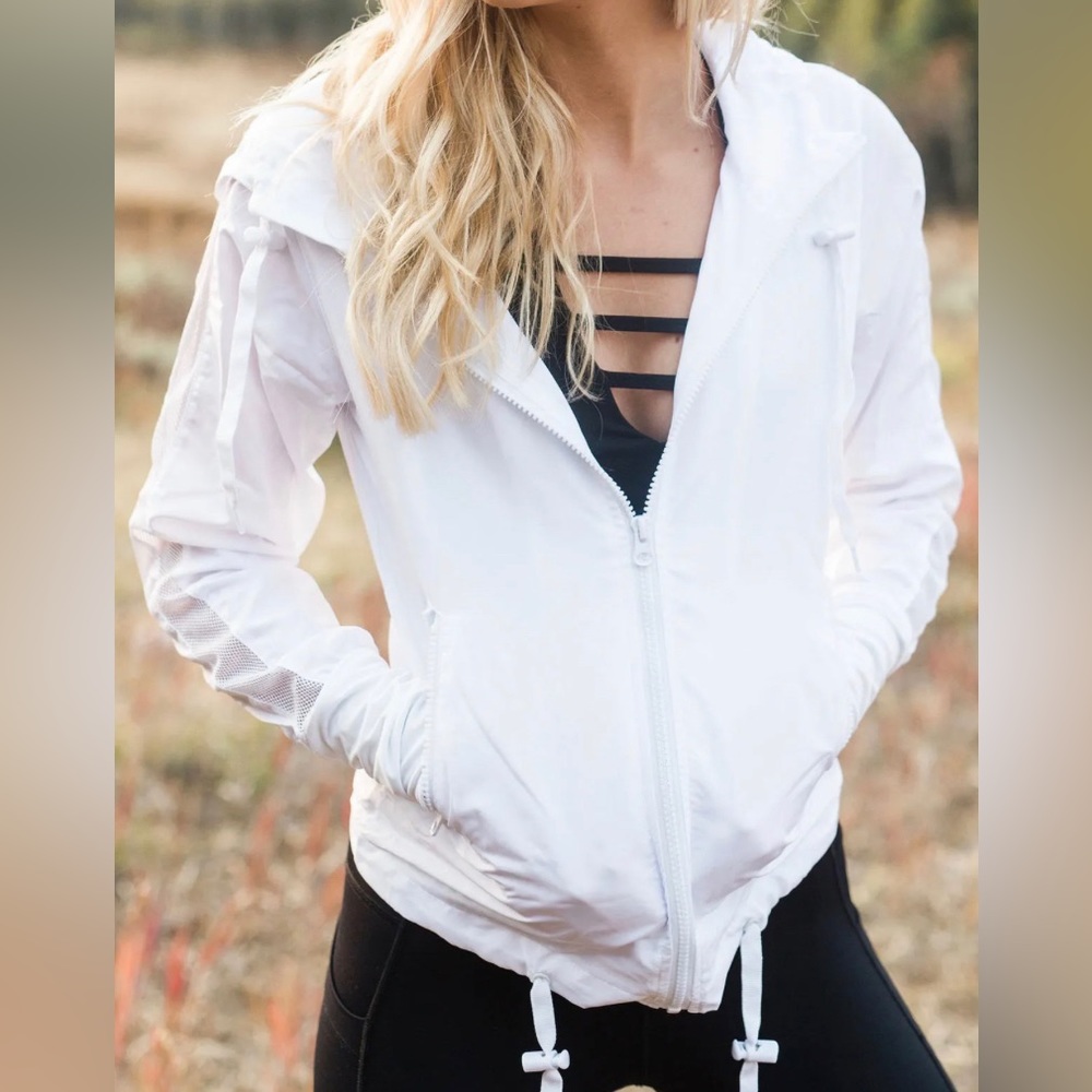 ZYIA White Bomber Jacket Size XL New Without Tags